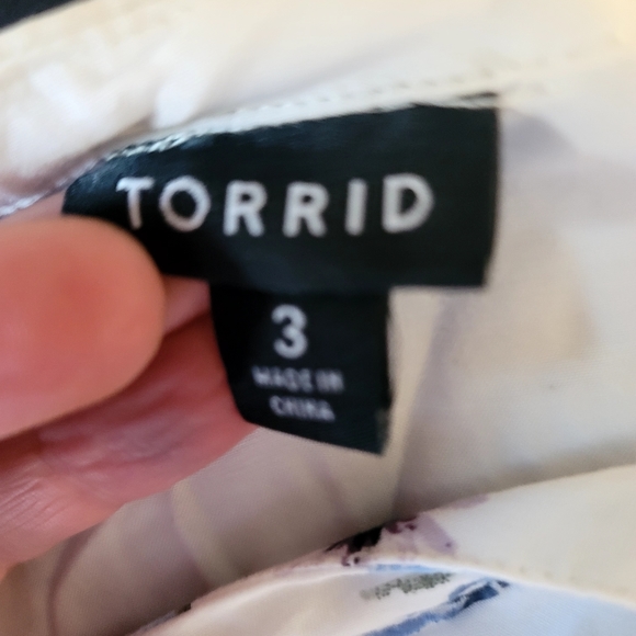 Top - Picture 2 of 7